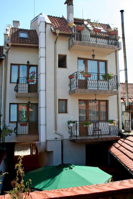 Family Hotel Zora 라즐로그 외부 사진